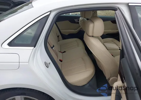 2019 Audi A4 40 Premium/40 Titanium Premium z USA, uszkodzony, nr VIN WAUGMAF43KA021941